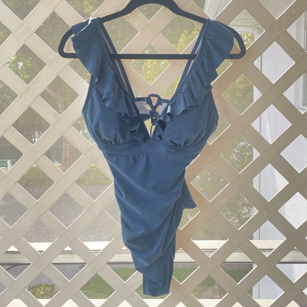 Cupshe Ruffled V-Neck & Lace-Up Back Swimsuit - Picture 3 of 14